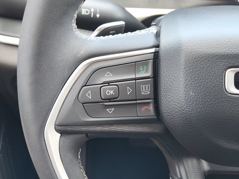 Used 2023 Jeep Grand Cherokee Laredo w/ Luxury Tech Group I RWD image 36
