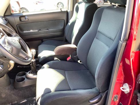 Used 2006 Scion xB FWD image 32
