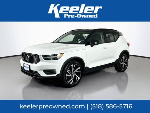 Used 2022 Volvo XC40 T5 R-Design AWD/4WD image 1