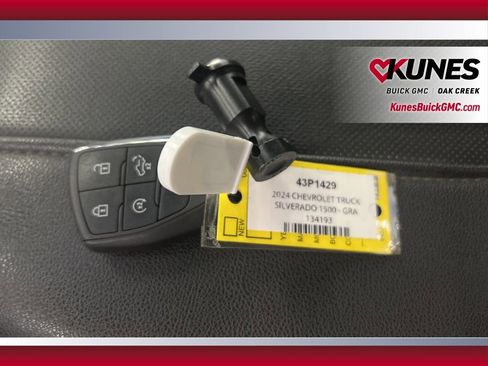 Used 2024 Chevrolet Silverado 1500 LTZ AWD/4WD image 33