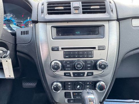 Used 2012 Ford Fusion SE image 18