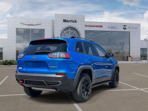 Used 2019 Jeep Cherokee Trailhawk AWD/4WD image 4
