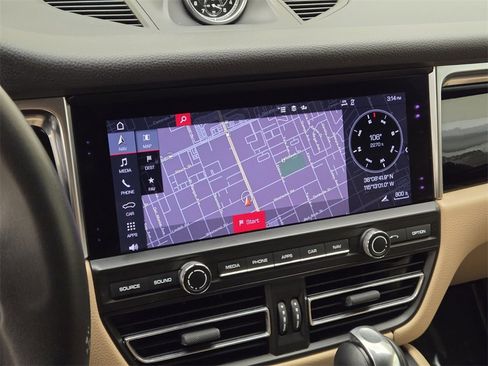 Used 2020 Porsche Macan image 37