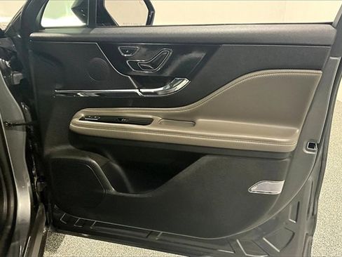 Used 2023 Lincoln Corsair Reserve w/ Equipment Group 201A image 30