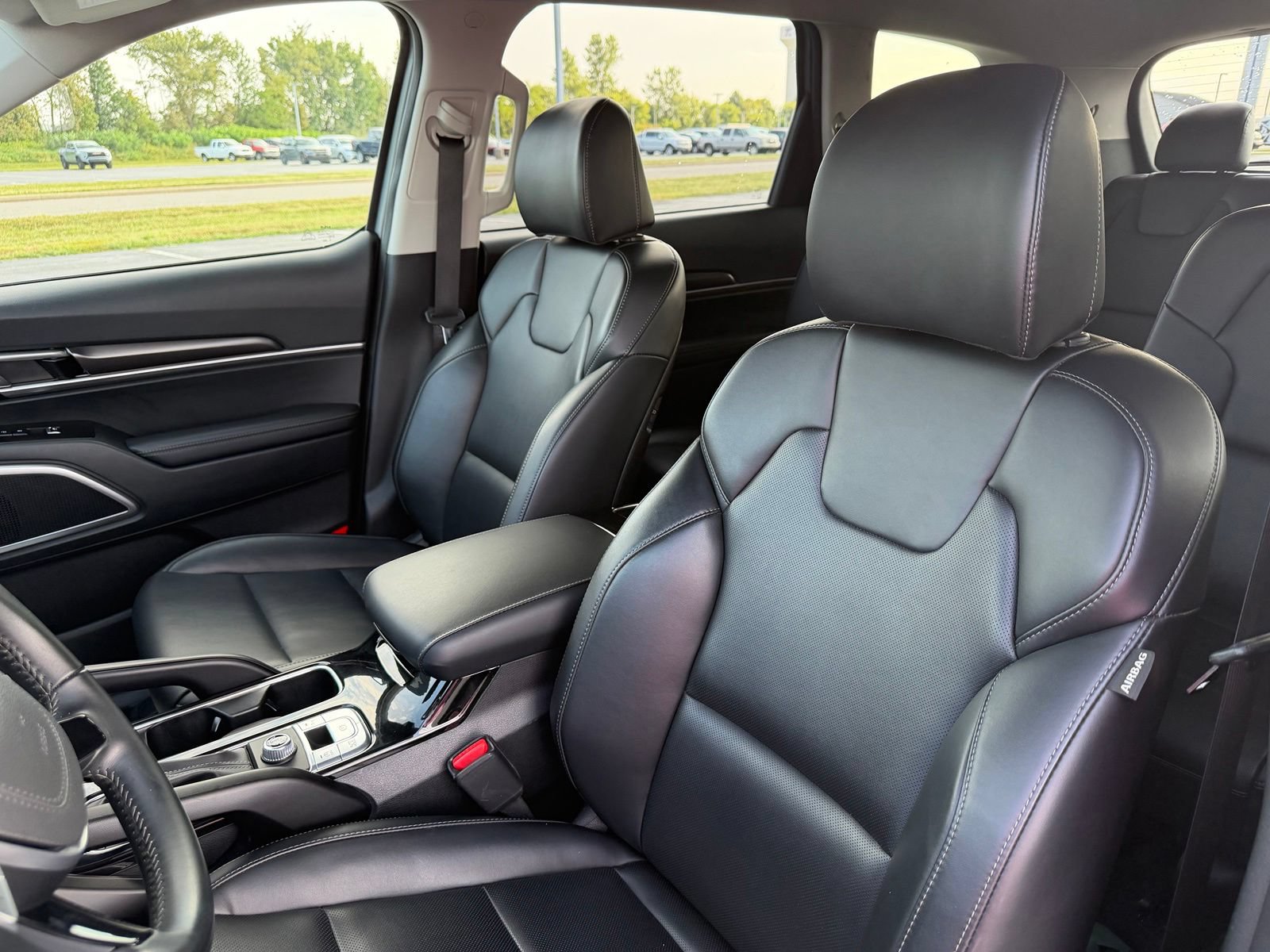 Used 2025 Kia Telluride S FWD image 12