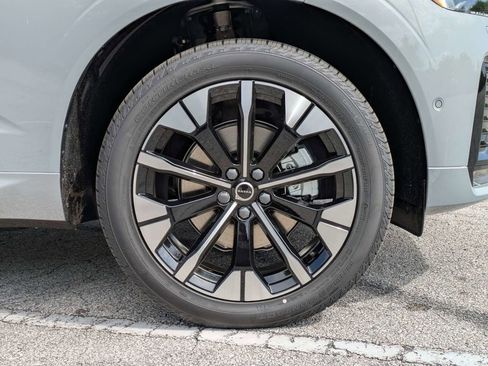 New 2026 Volvo XC60 B5 Plus w/ Protection Package Premier AWD/4WD image 11