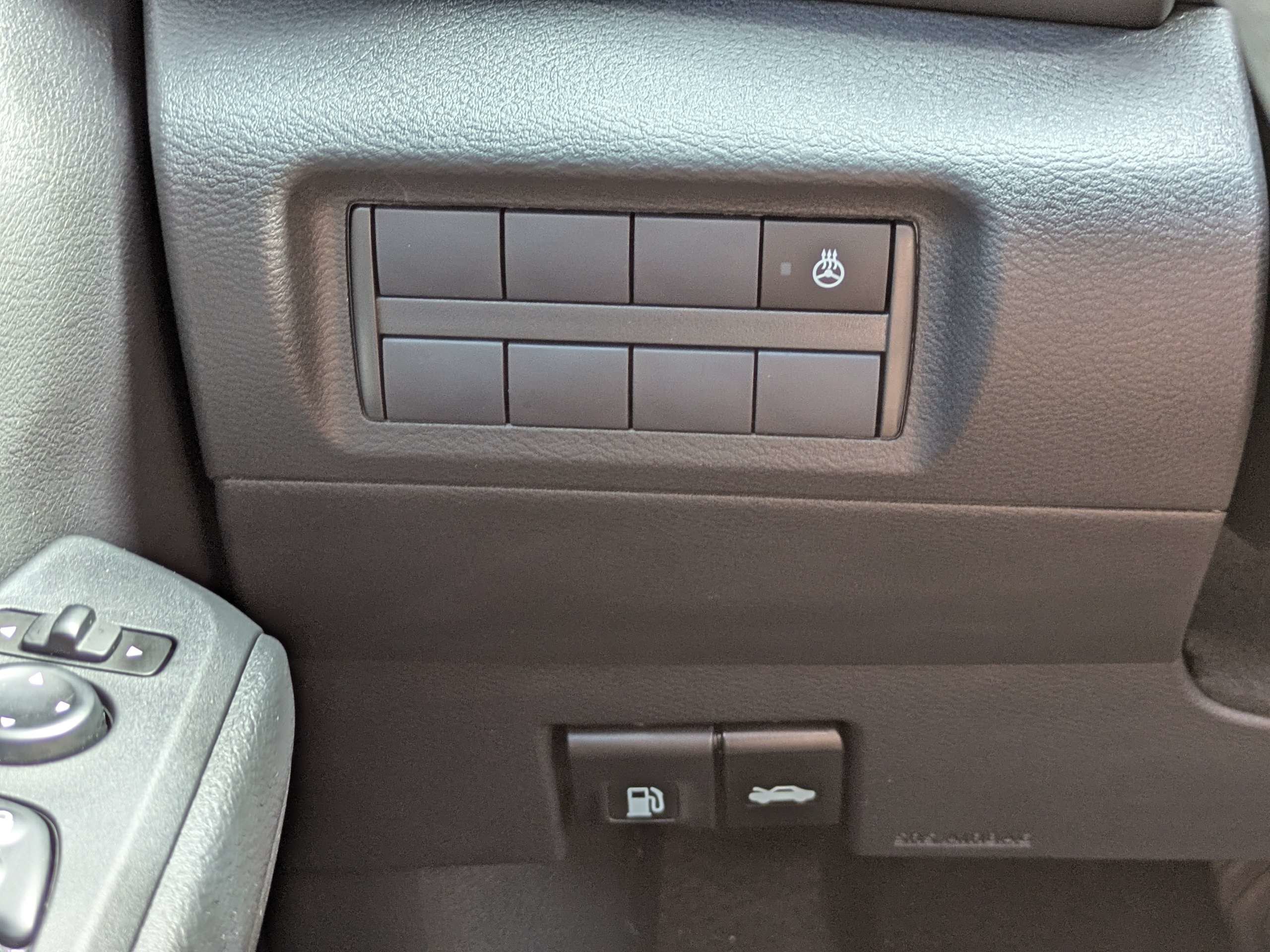 Certified 2024 Nissan Kicks SR w/ SR Premium Package FWD image 25