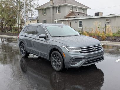 Certified 2024 Volkswagen Tiguan SE w/ Panoramic Sunroof Package