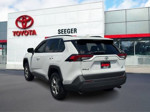 Used 2025 Toyota RAV4 LE AWD/4WD image 9
