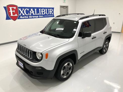 Used 2018 Jeep Renegade Sport w/ Power & Air Group image 12