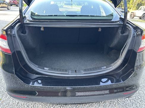 Used 2016 Ford Fusion SE FWD image 23