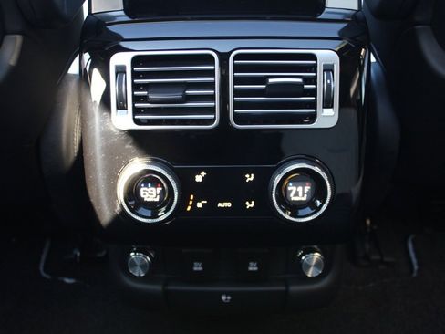 Used 2020 Land Rover Range Rover SV Autobiography Dynamic image 53