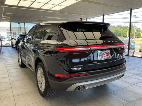 Used 2023 Lincoln Corsair AWD image 7