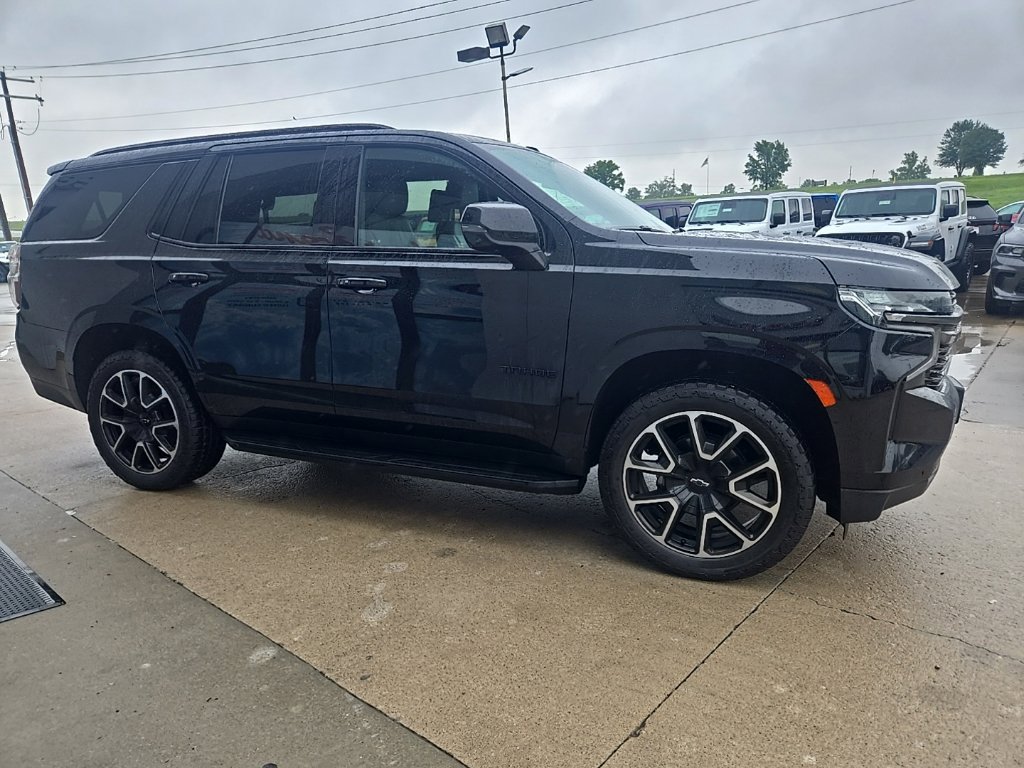 Used 2021 Chevrolet Tahoe RST w/ Luxury Package AWD/4WD image 14