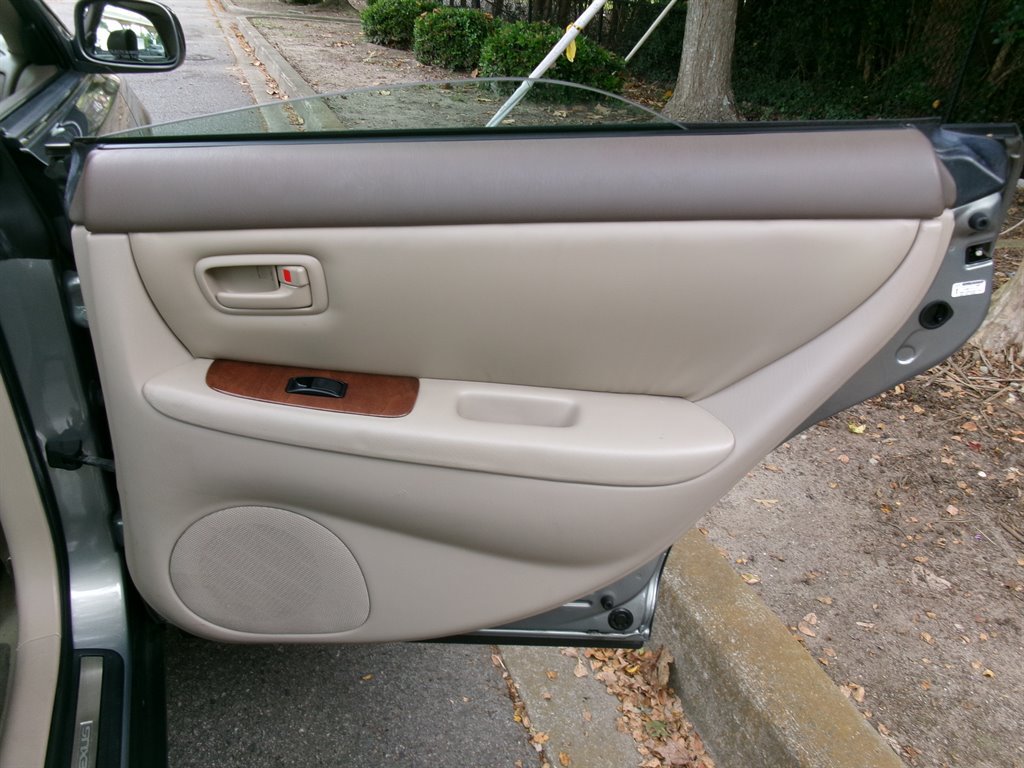 Used 2001 Lexus ES 330 w/ Lexus Value Pkg FWD image 20