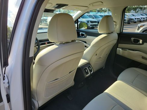 Certified 2025 Kia Sorento S FWD image 14