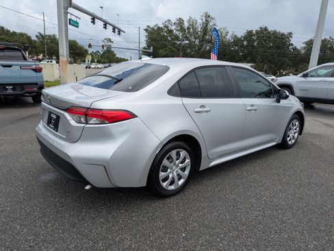 Used 2023 Toyota Corolla LE FWD image 4