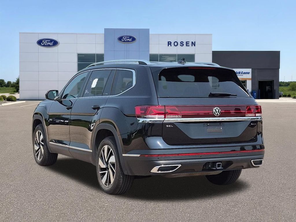 Used 2025 Volkswagen Atlas SEL AWD/4WD image 5