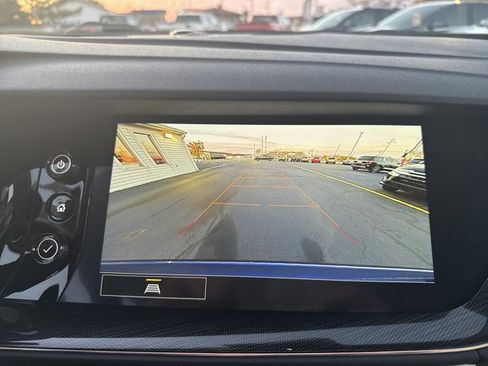 Used 2022 Buick Envision Essence w/ Safety Package image 17