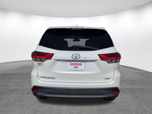 Used 2017 Toyota Highlander XLE image 5