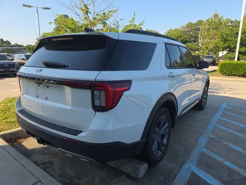 Used 2025 Ford Explorer Active w/ Active Comfort Package AWD/4WD image 5