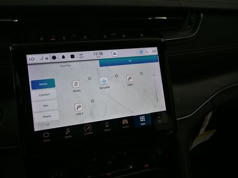 Used 2024 Jeep Grand Cherokee Overland w/ Luxury Tech Group IV image 20