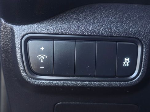 Used 2020 Kia Soul LX FWD image 19