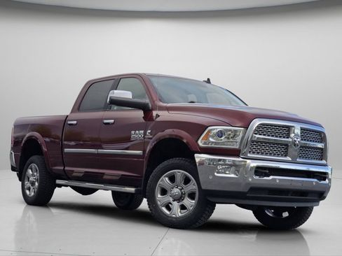 Used 2018 RAM 2500 Laramie w/ Convenience Group AWD/4WD image 2
