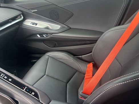 Used 2023 Chevrolet Corvette Stingray Coupe w/ Z51 Performance Package image 5