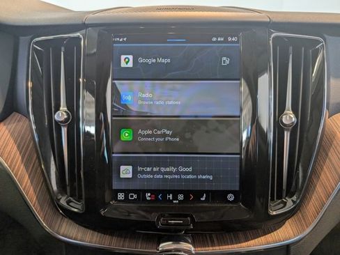 Used 2023 Volvo XC60 B5 Plus image 20