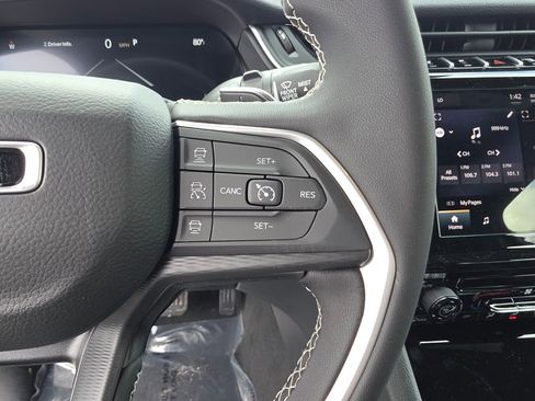 New 2026 Jeep Grand Cherokee Laredo RWD image 18
