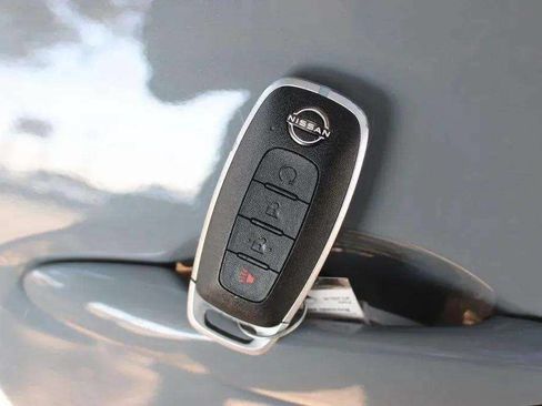 Used 2024 Nissan Kicks SR w/ SR Premium Package FWD image 12
