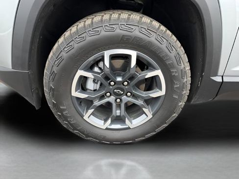 Certified 2025 Chevrolet Equinox ACTIV image 20