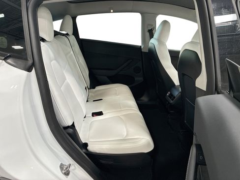 Certified 2023 Tesla Model Y Long Range AWD/4WD image 11