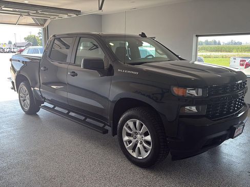 Used 2020 Chevrolet Silverado 1500 Custom w/ Custom 2.7L Value Package AWD/4WD image 5