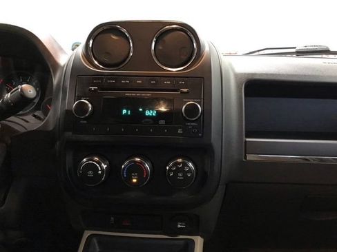 Used 2013 Jeep Patriot Sport FWD image 16