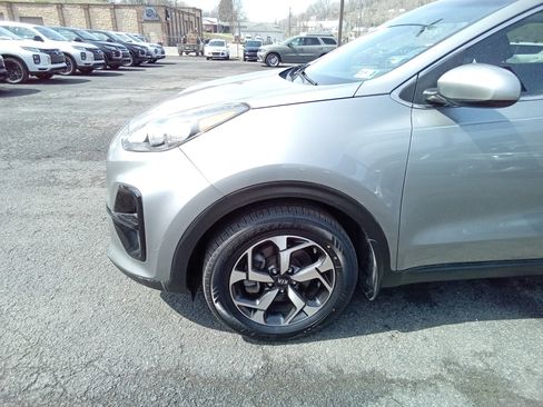 Used 2020 Kia Sportage LX image 10
