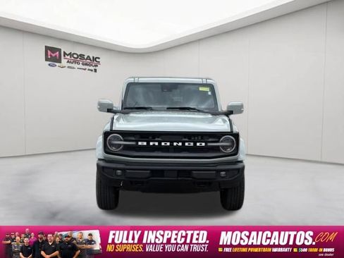 Used 2024 Ford Bronco Outer Banks AWD/4WD image 2
