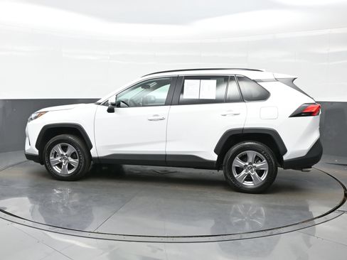 Used 2025 Toyota RAV4 XLE AWD/4WD image 3