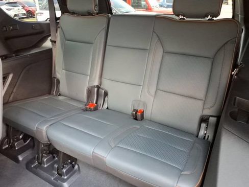 Used 2026 GMC Yukon AT4 w/ AT4 Premium Plus Package AWD/4WD image 23