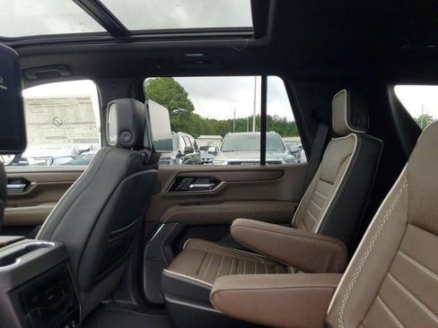 New 2026 GMC Yukon Denali Ultimate AWD/4WD image 9
