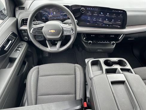 New 2026 Chevrolet Suburban LS image 25