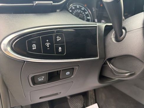 Used 2025 Genesis GV70 2.5T AWD/4WD image 26