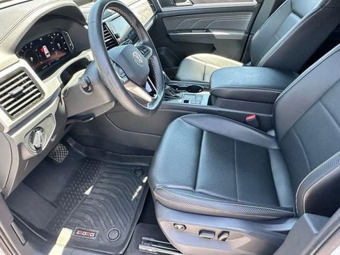 Used 2023 Volkswagen Atlas Cross Sport SE FWD image 6