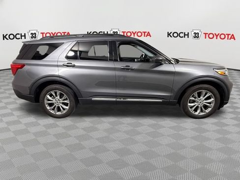 Used 2023 Ford Explorer XLT w/ Equipment Group 202A AWD/4WD image 9