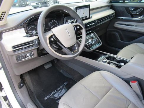 Used 2022 Lincoln Corsair FWD w/ Premium Package image 15