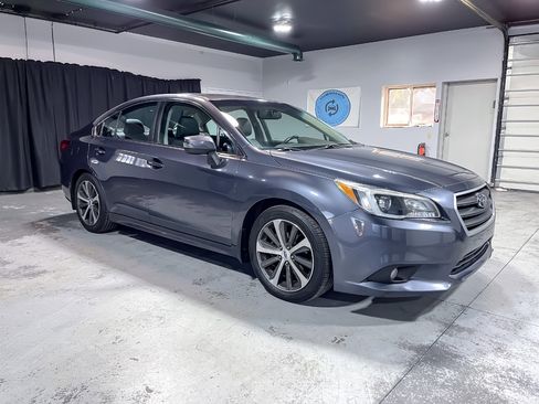 Used 2017 Subaru Legacy 2.5i Limited image 2