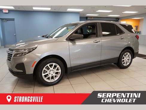 Used 2023 Chevrolet Equinox LS w/ LS Convenience Package FWD image 1