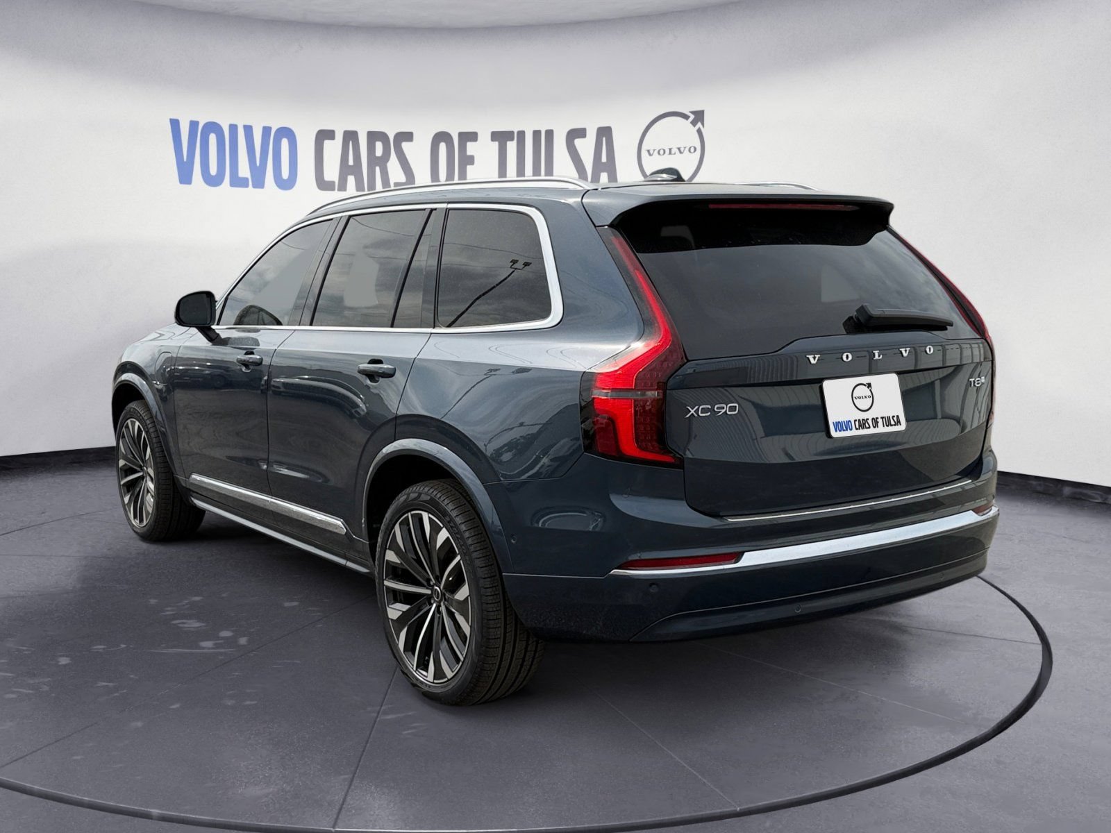 New 2026 Volvo XC90 T8 Plus w/ Protection Package Premier AWD/4WD image 3