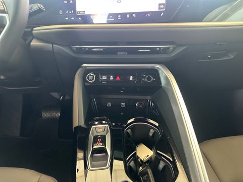 Used 2025 Audi Q5 Premium AWD/4WD image 12